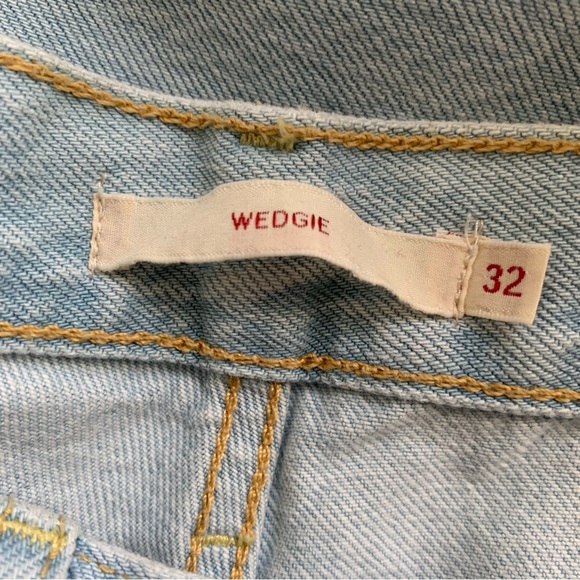 Levi's Womens Wedgie Icon Fit Light Wash denim - Picture 4 of 9